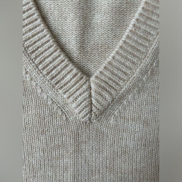 NWT REVOLVE L’Academie Sagen Micro Cropped V Neck Vest in Heather Oatmeal - S - Picture 8 of 16